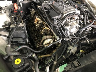 BMW E65 735 エンジンオイル漏れ修理　パート2 ！！